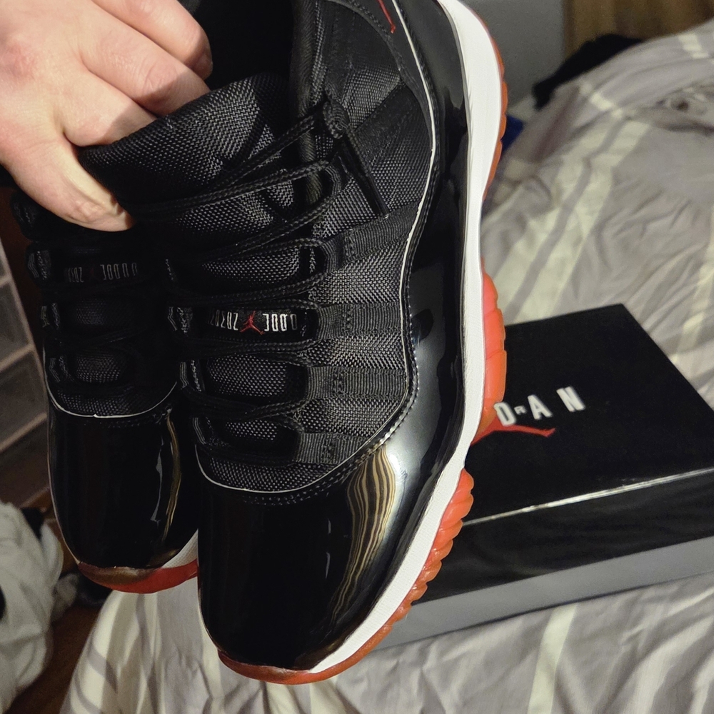 Jordan 11 Bred 2019 Mens Size 10.5 $125.00 Like New Incredible Condition - Picture 5 of 7